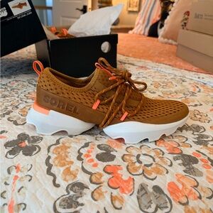 Sorel kinetic impact Brown Sneaker with Orange Accents and White Sole 6.5